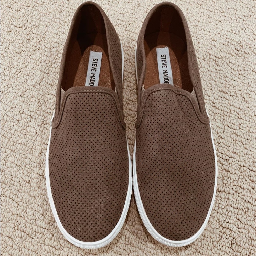 Steve Madden slip ons